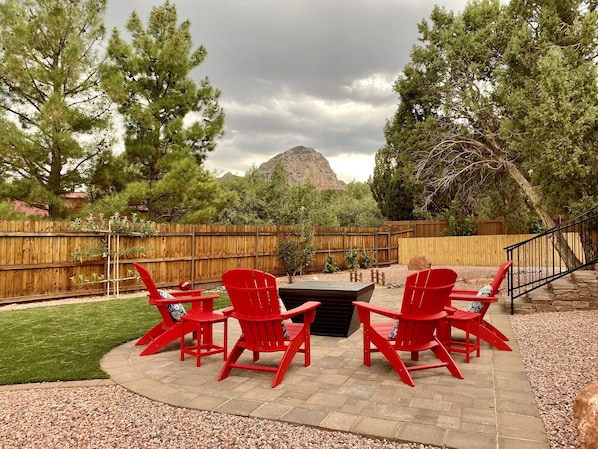 Multiple views of Thunder Mountain and Coffee Pot Rock