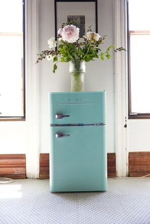 Retro refrigerator