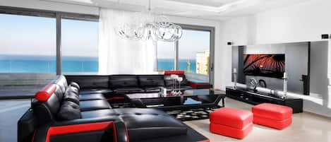 Living Room ocean viwe