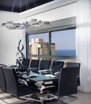 Formal Dining 12 people