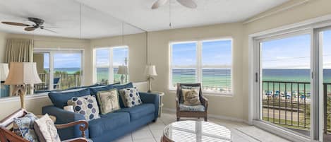 Inviting Living Room w/Gorgeous Panoramic View of the Gulf