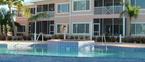 Infinity pool and heated Jacuzzi