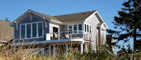 Waterfront Bungalow Oasis