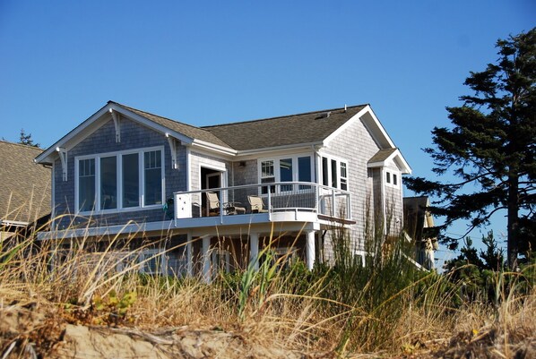 Waterfront Bungalow Oasis