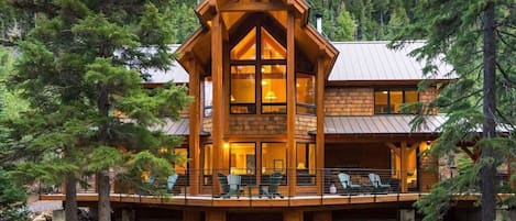 Lakeside West Cabin - stunning architecture!