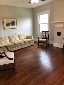 The Guest House at Willow Springs Farm -- central Shenandoah Valley location