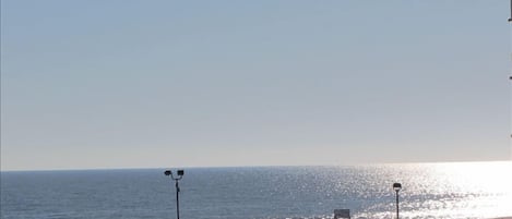 Vue sur la plage ou l’océan