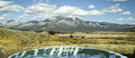 Private hot tub view of Taos Mountain.