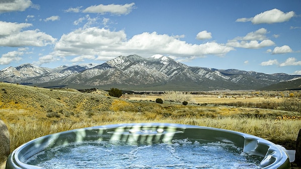 Private hot tub view of Taos Mountain.