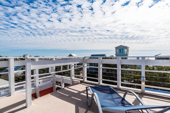 Upper deck overlooking Seaside