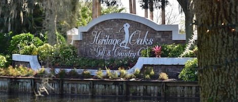 Heritage Oaks Golf & Country Club - Sarasota, FL (entrance)