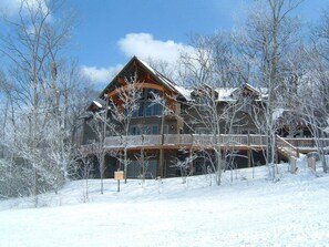 Sitting at the elbow of Tyro ski trail, this is the perfect ski-in, ski-out home