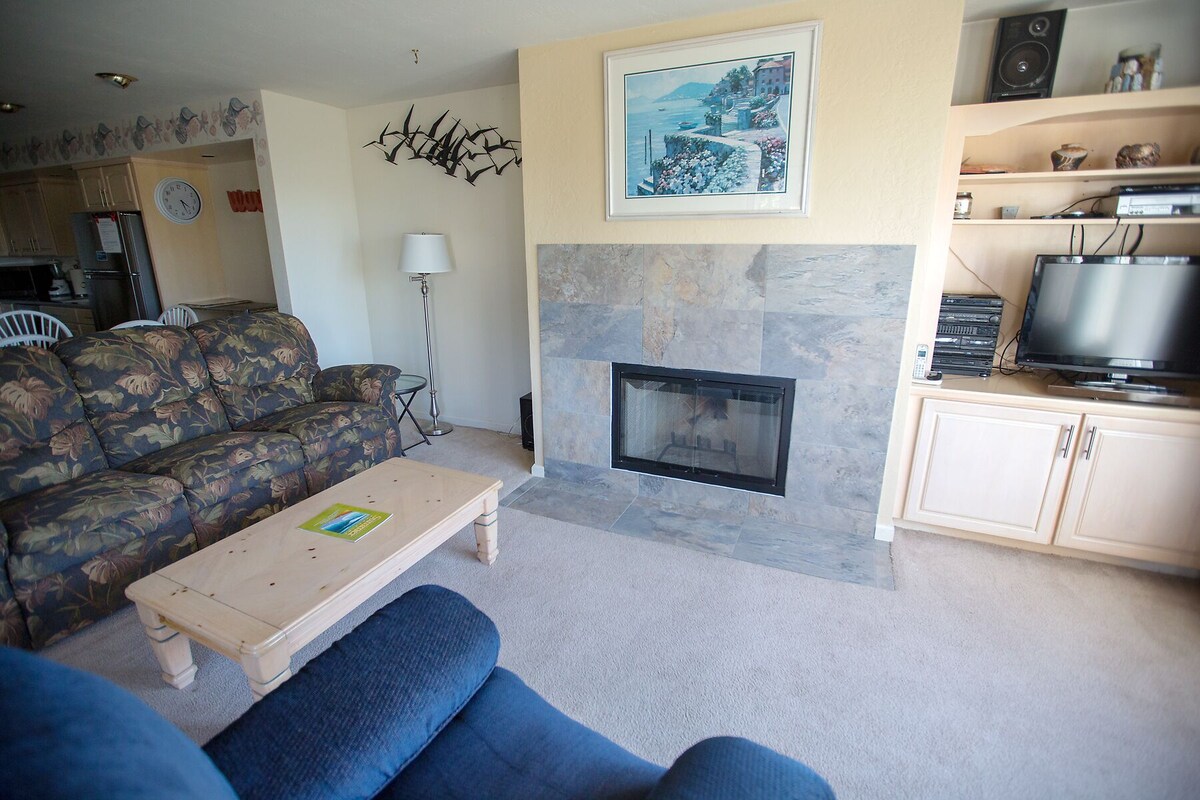 Modern Beach Front Pajaro Dunes 1st Floor Condo – Yards From Beach/Gated Entry
