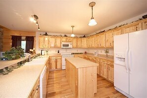 Nicely equipped kitchen!