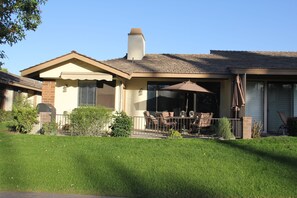 3 bd, 2 b condo on golf course with views to the southwest w/afternoon sun.