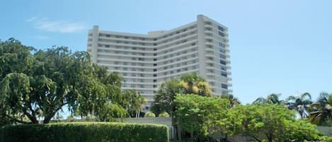 South Seas Northwest Condominium, Tower 4 