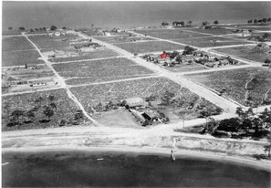 1930's photo of East Pensacola Heights. Red Star Identifies this cottage.