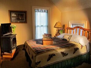 Pete's Creek Room