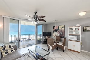 Living Dining Area