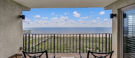 4th Floor Amelia South - Beautiful Oceanfront View from Private Balcony