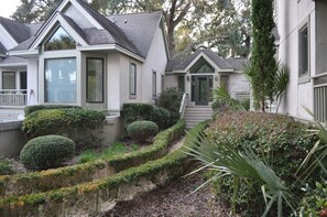 Rear courtyard between house and guest wing