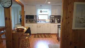 Cozy cottage kitchen