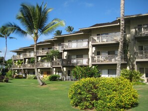Lae Nani's condo complex