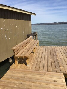 Cozy cabin on Lake Guntersville, Alabama