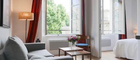 Apt. COSY4 - Latin Quarter - Paris - Bedroom1 is accessible from the living room