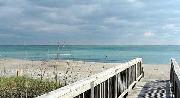Ocean and Beach at your door!