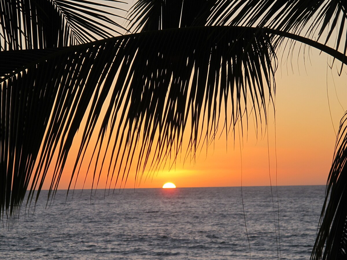 BEAUTIFULLY REMODELED OCEANFRONT ONE BEDROOM 2 BATH CONDOMINIUM