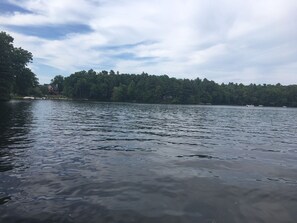 Serene & cozy lakefront getaway on Congamond’s pristine North Pond