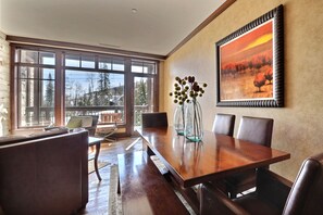 Great room / dining area