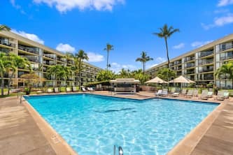 OCEANFRONTopFloor@5k mo w APRIL start&6monthSave 1k more!HEATED POOL, hottub&gym