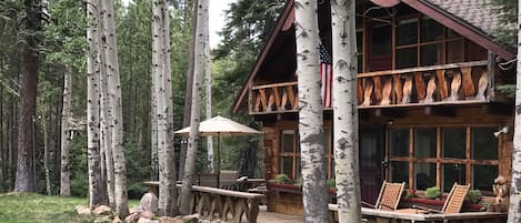 Welcome to the tranquil Aspen Brook cottage and an unforgettable Tahoe vacation!