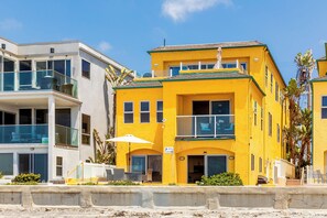 Bright beautiful outside of the house. Easy to see from the beach 