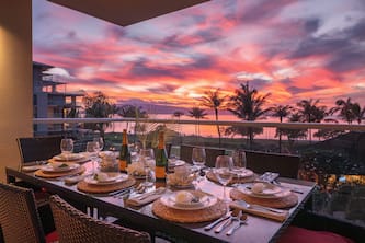 Oceanfront Views Above Dukes - Wrap Around Lanai - Outdoor Kitchen 🌺 Honua Kai H351