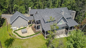 TOWNSEND SUNRISE DREAM - House is built on a 5 acre tract in a gated community