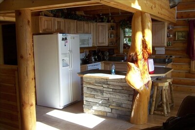 Devils Tower View, Custom Cabin, in Beautiful Black Hills, Wy