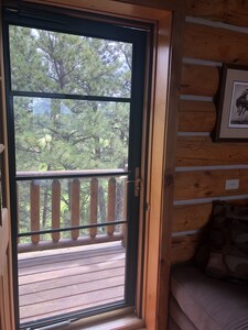Devils Tower View, Custom Cabin, in Beautiful Black Hills, Wy