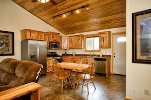 Share great meals & the day's events in the fully equipped, eat-in kitchen.