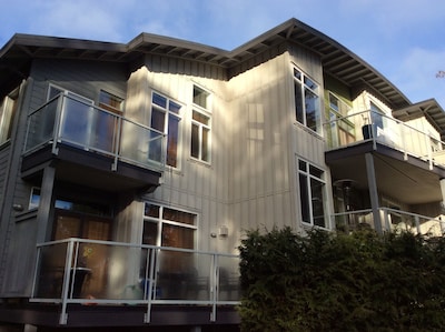 Luxury 2007 Ocean View Townhome - Popular Tanglewood on Rathtrevor Beach