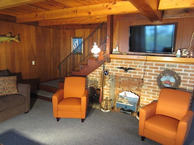 Private Chautauqua Lake House - 75 Ft Lake Front - Dock Available - Pet Friendly