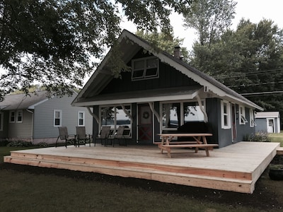 Private Chautauqua Lake House - 75 Ft Lake Front - Dock Available - Pet Friendly