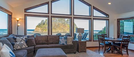 Direct Ocean front- 7 bdrm, 6 bath with amazing views. Private beach access