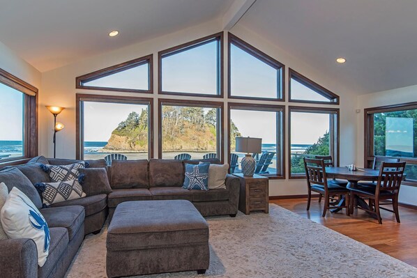 Direct Ocean front- 7 bdrm, 6 bath with amazing views. Private beach access