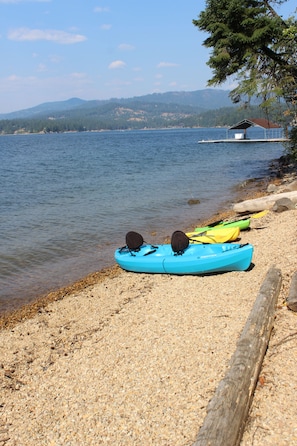 Down at the beach we have a 2 person adult kayak, 2 child kayaks & paddle boat.