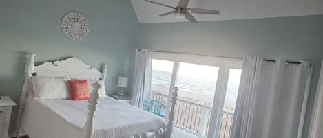 Top Floor Bedroom Ensuite Bathroom and Balcony with Oceanview!
