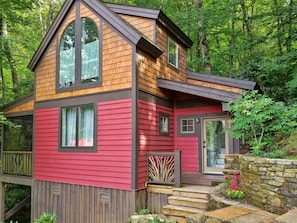 Lazy Moss Cabin