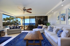 Entertainment Room | Royal Blue Decor